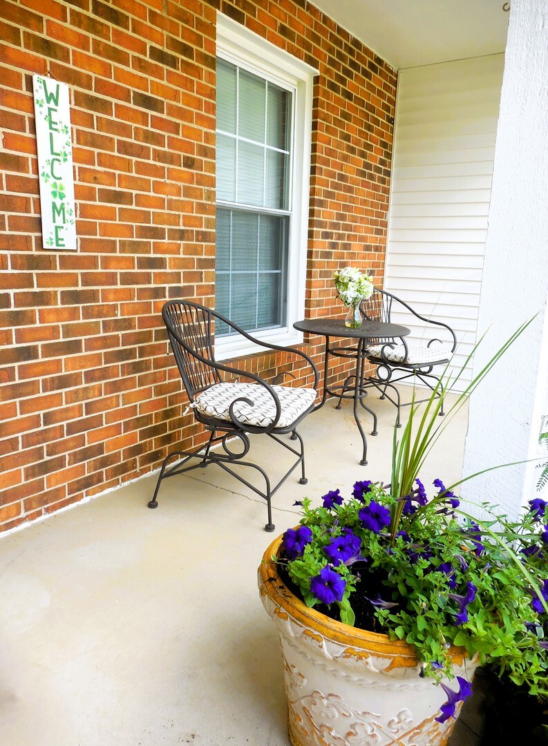 Property Photo: 1934 Manor Lane IL 60060