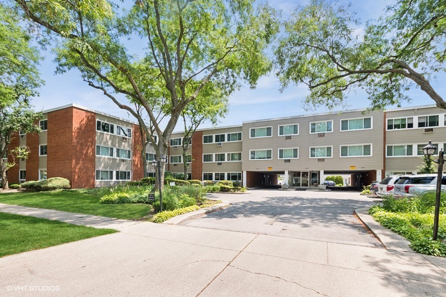 Property Photo: 1137 Leavitt Avenue 118 IL 60422