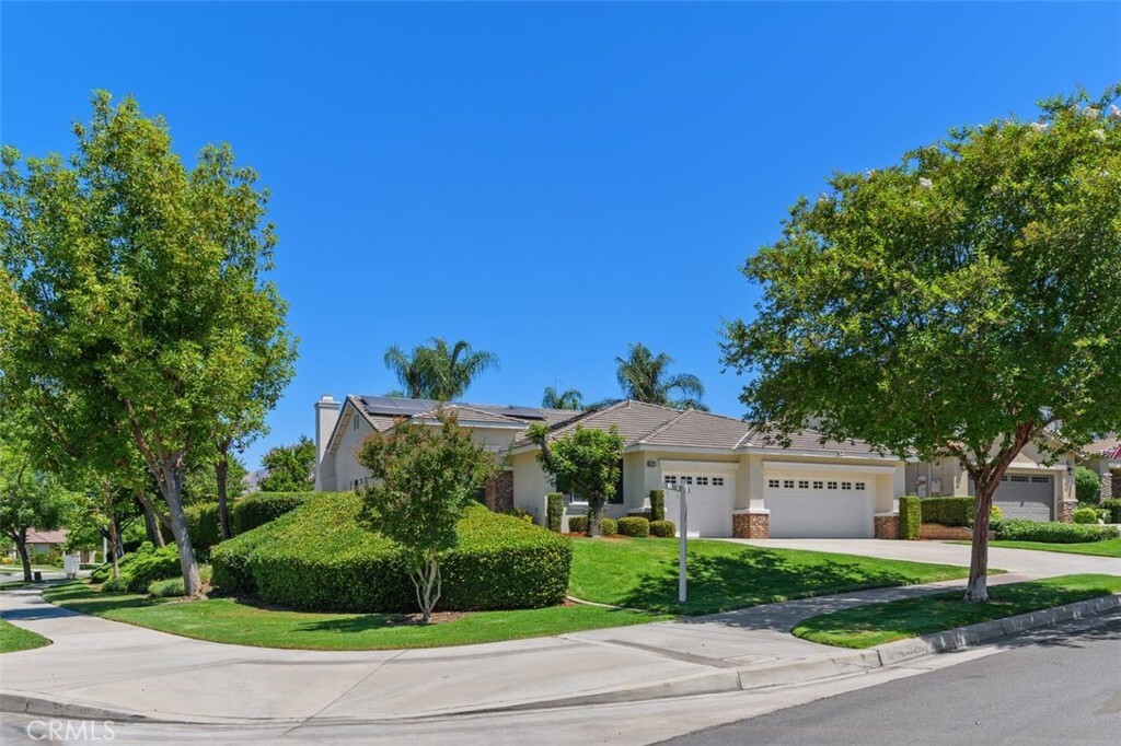 Property Photo: 1647 Naranjo Court CA 92374