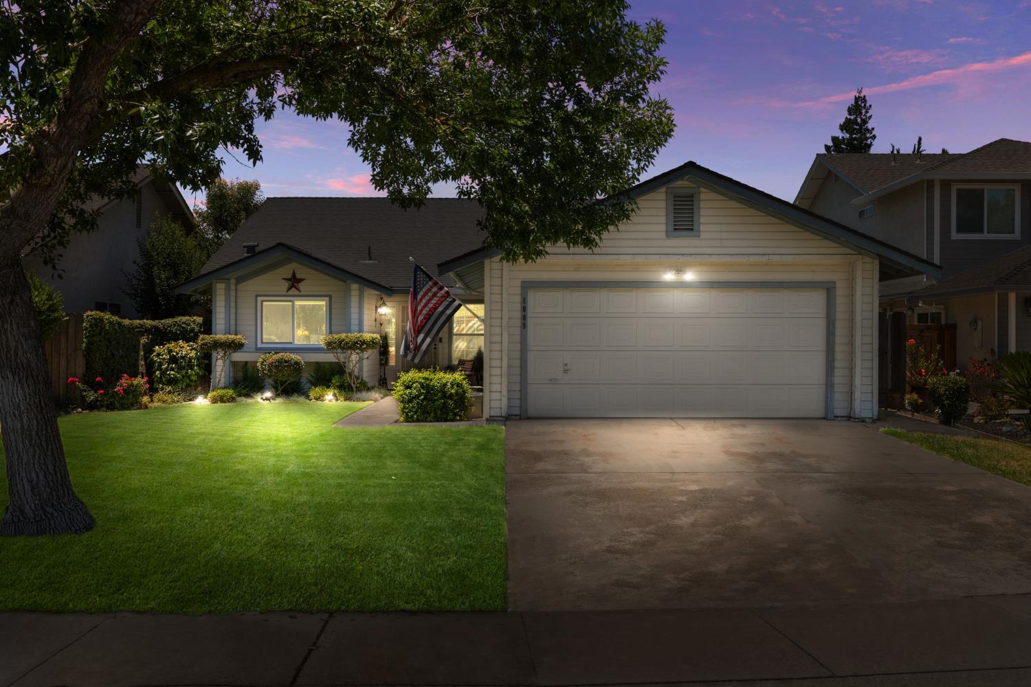 Property Photo: 1009 Bobcat Court CA 95358