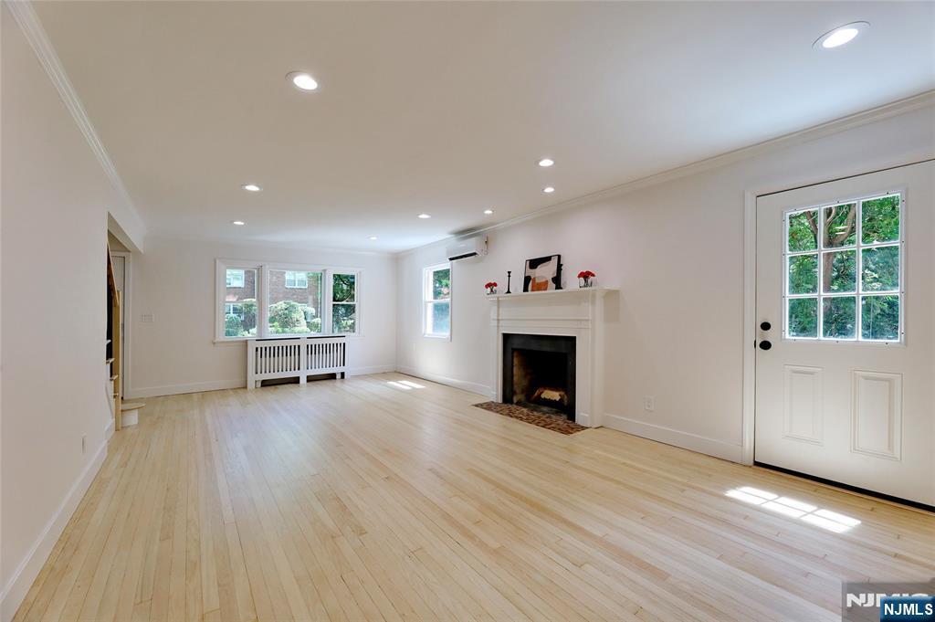 Property Photo:  151 E Palisade Avenue A14  NJ 07631 