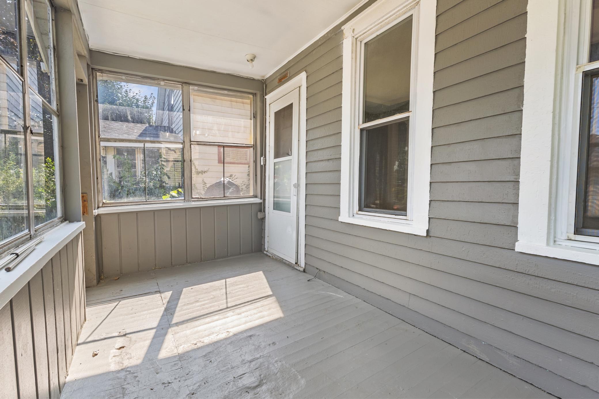 Property Photo: 324 Van Buren Avenue MN 55103