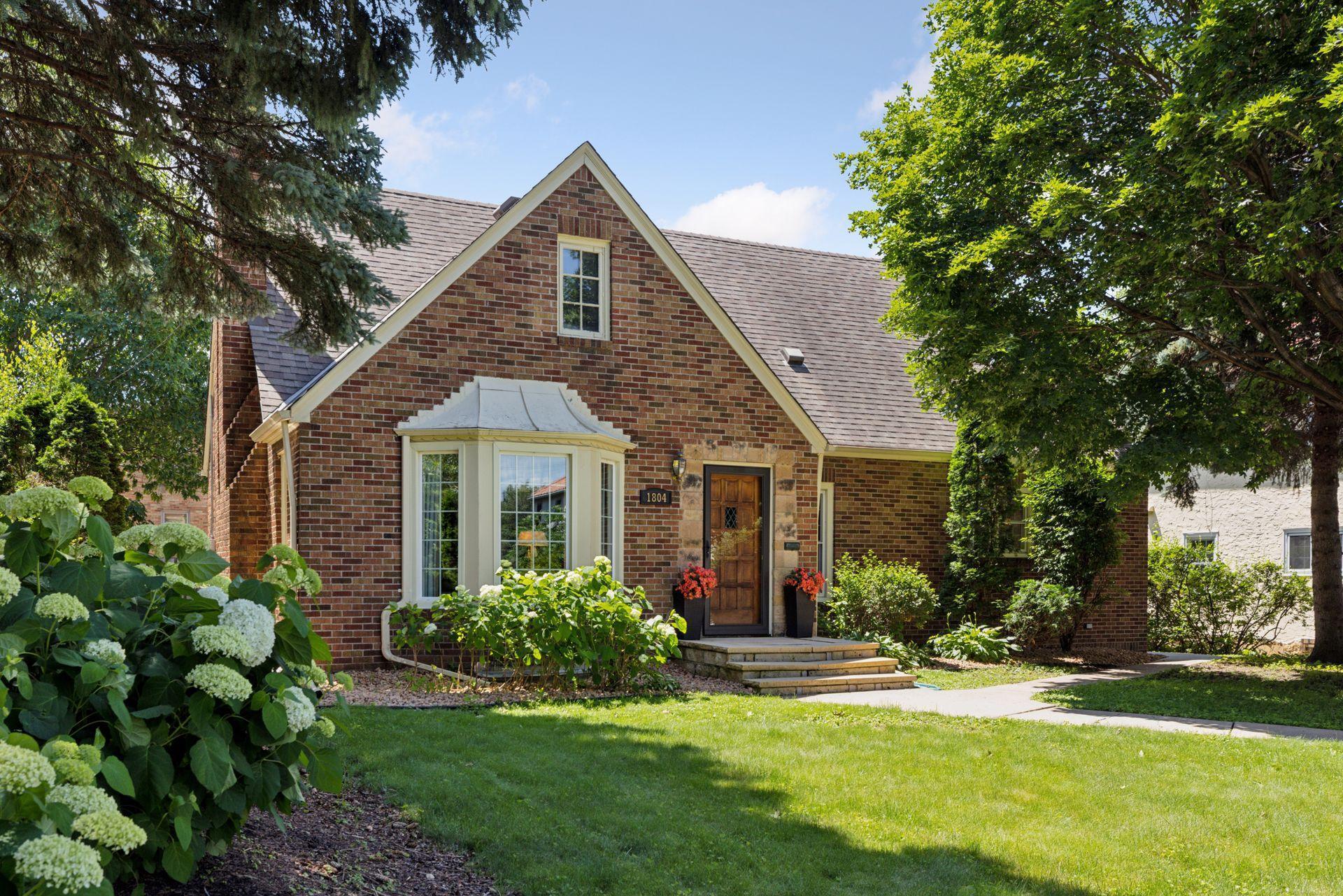 Property Photo: 1804 Pinehurst Avenue MN 55116