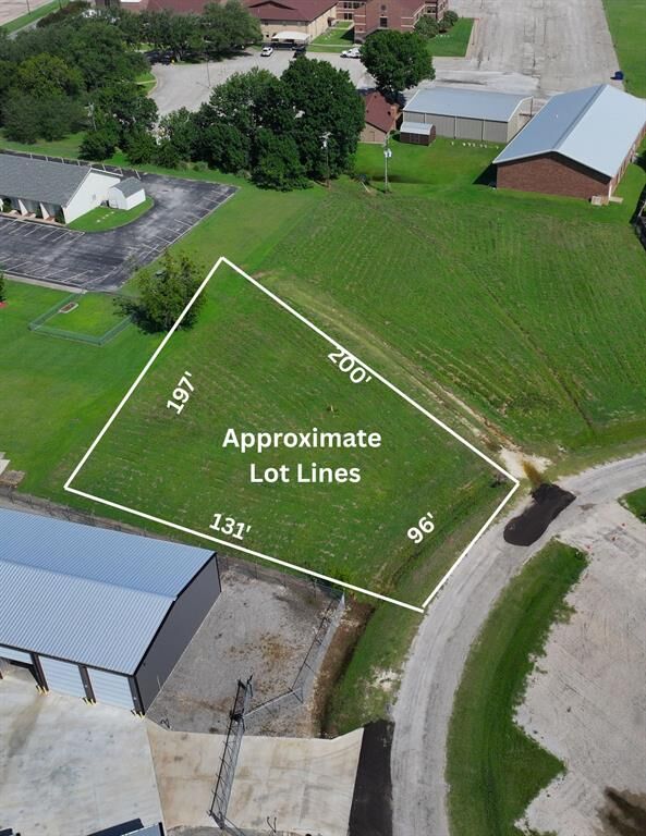 Property Photo:  5909 Walnut Creek Circle  TX 76049 