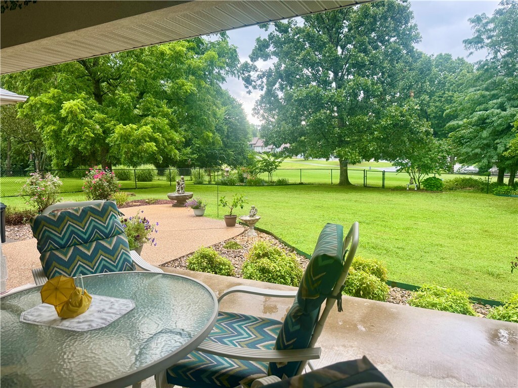 Property Photo: 8 Merritt Drive AR 72714