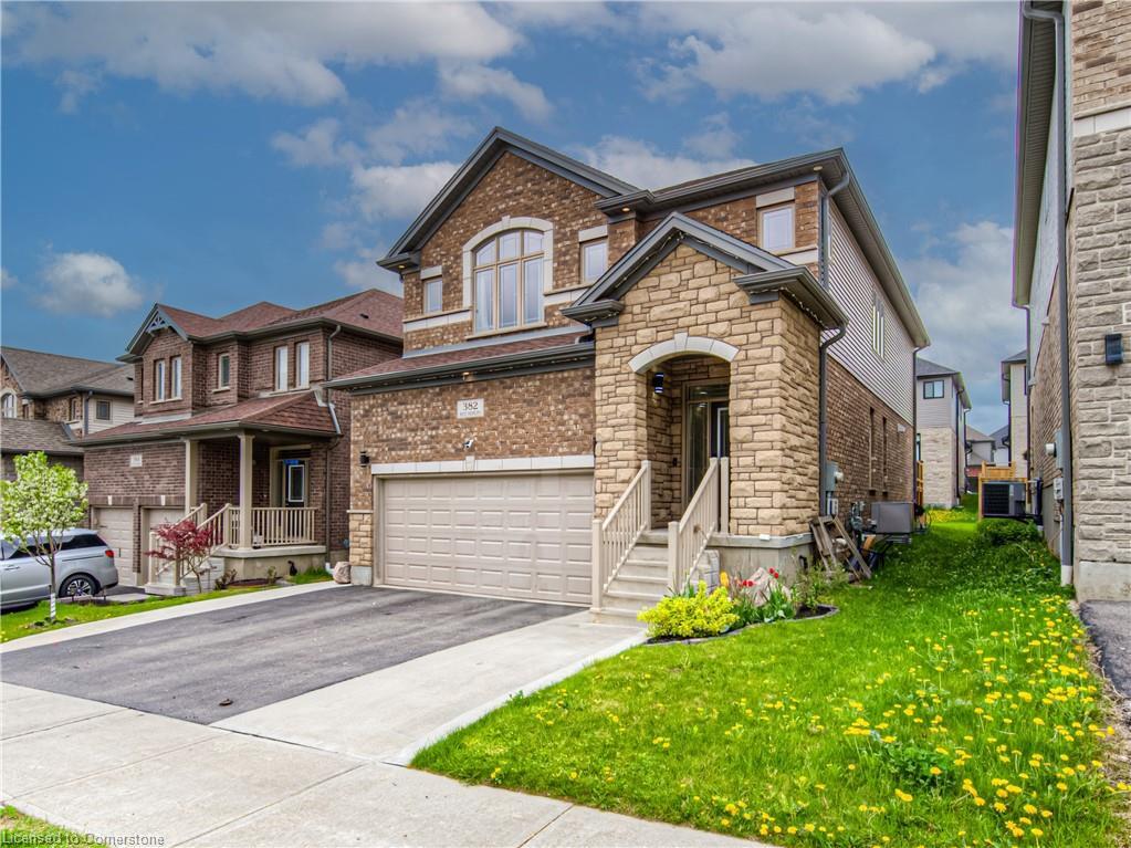 Photo de la propriété: 382 Beechdrops Drive ON N2V 0E8