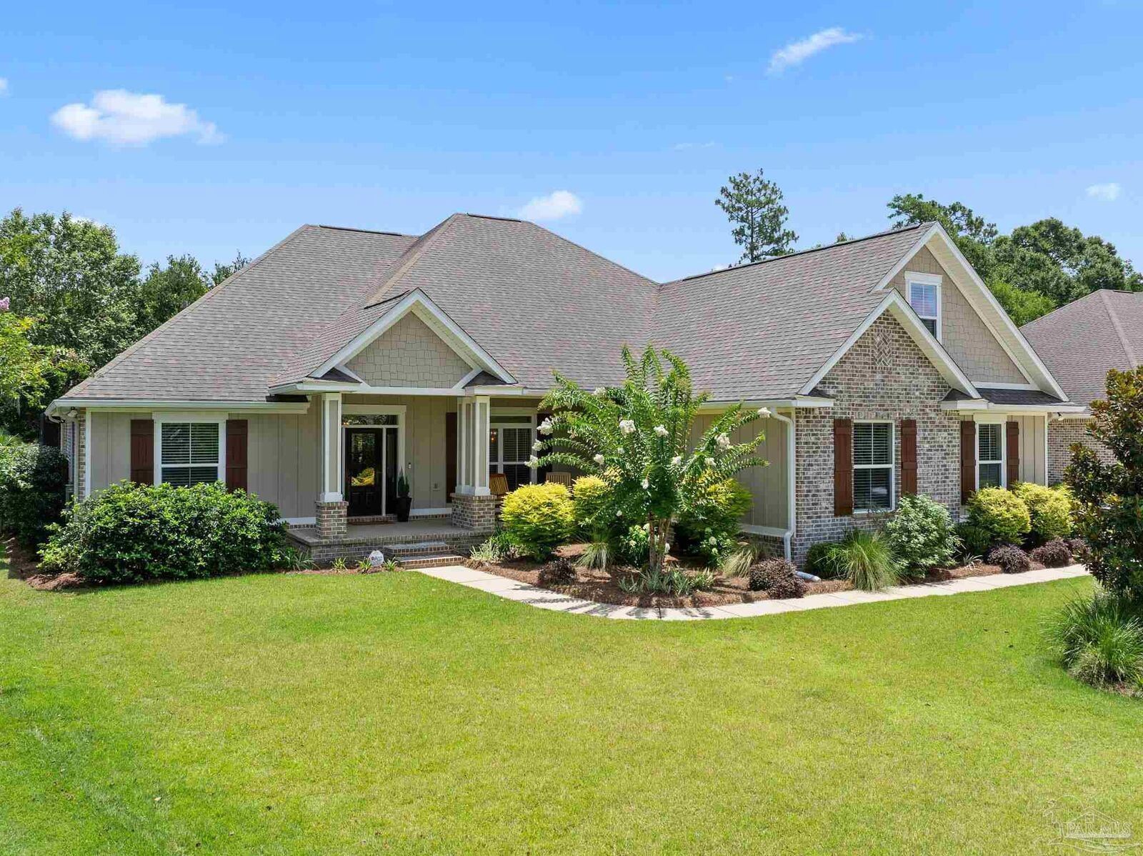 Property Photo: 8757 Spider Lily Way FL 32526