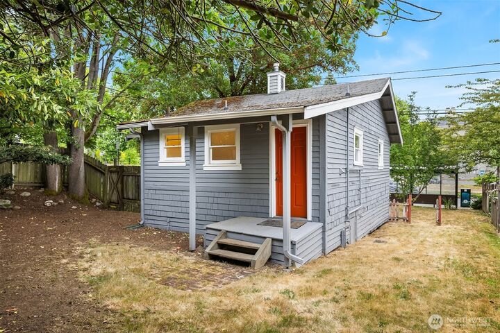 Property Photo: 9559 College Way N WA 98103