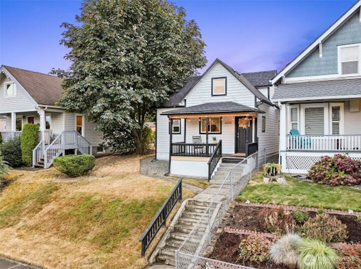 Property Photo:  2118 S Sheridan Avenue  WA 98405 