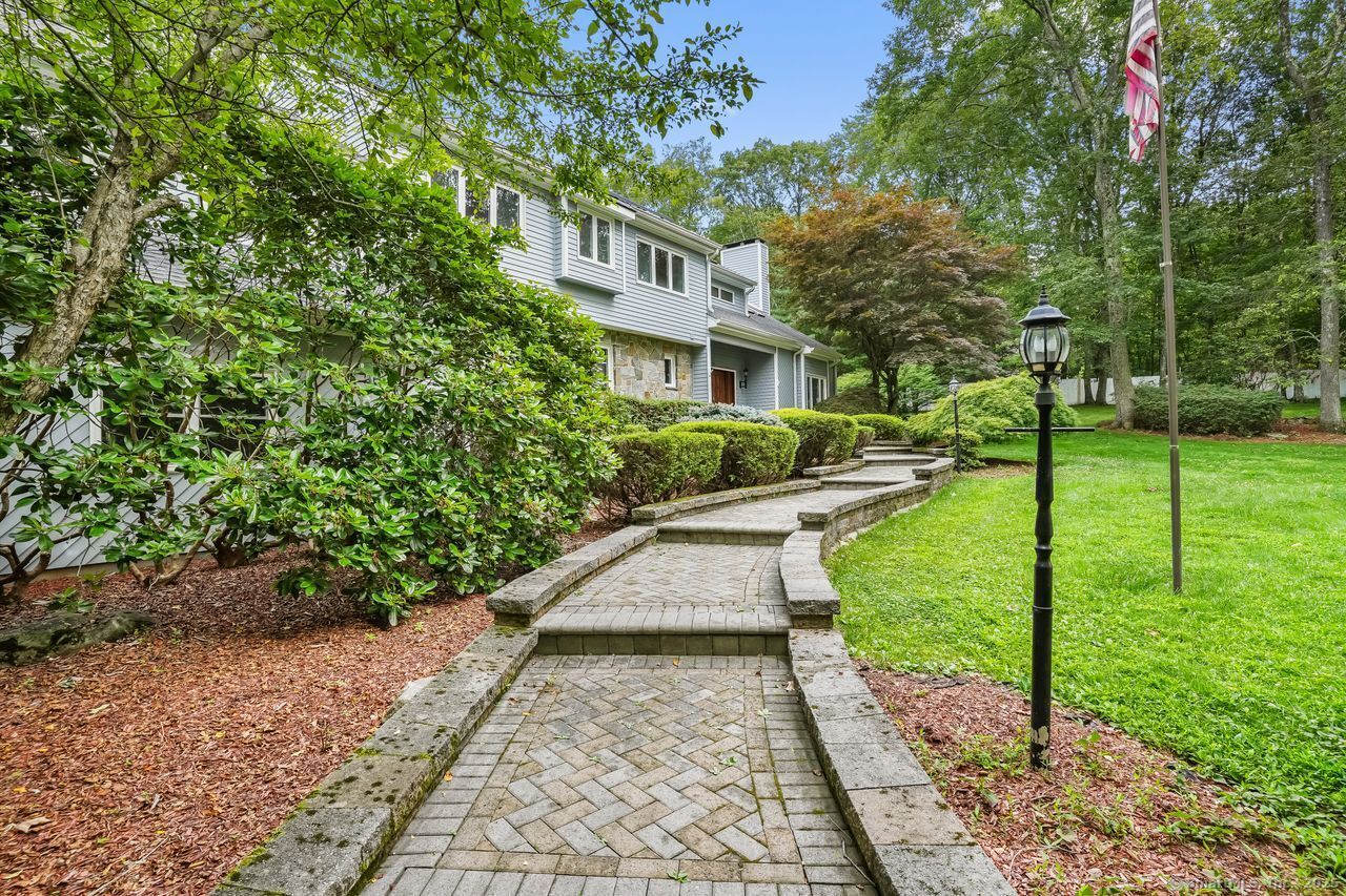 Property Photo:  45 Hunting Ridge Road  CT 06612 