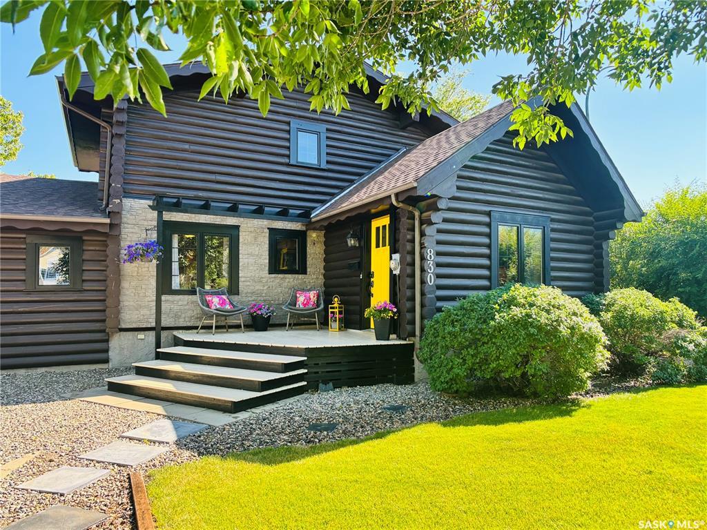 Property Photo:  830 Valley Street  SK S4A 2P8 