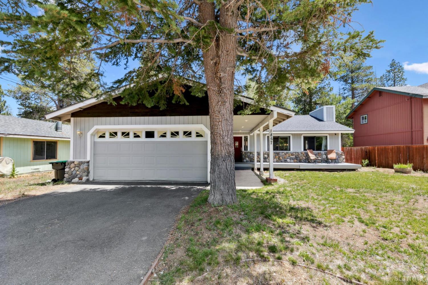 Property Photo: 1857 Bakersfield Street CA 96150
