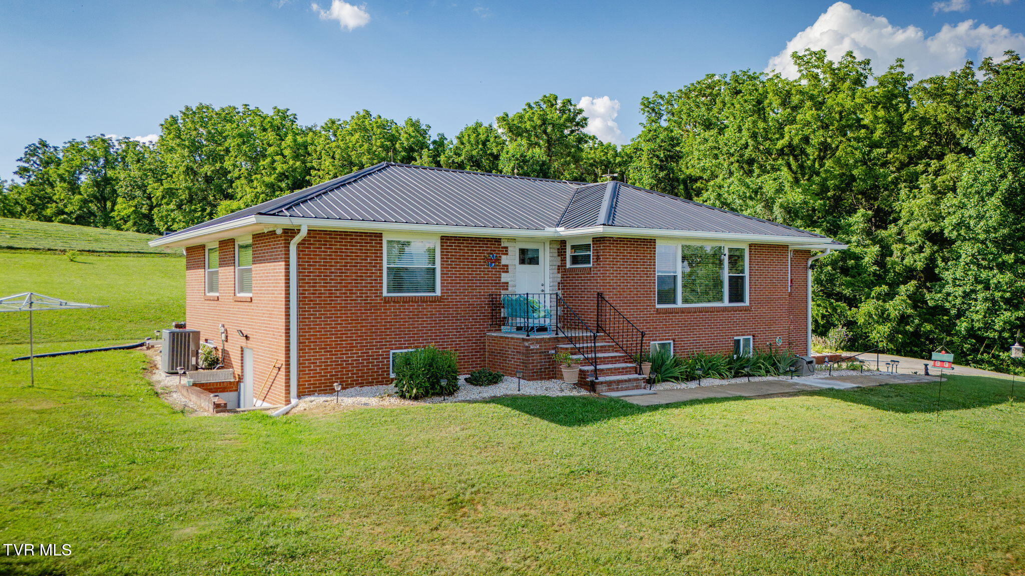 Property Photo: 1482 Asheville Highway TN 37743