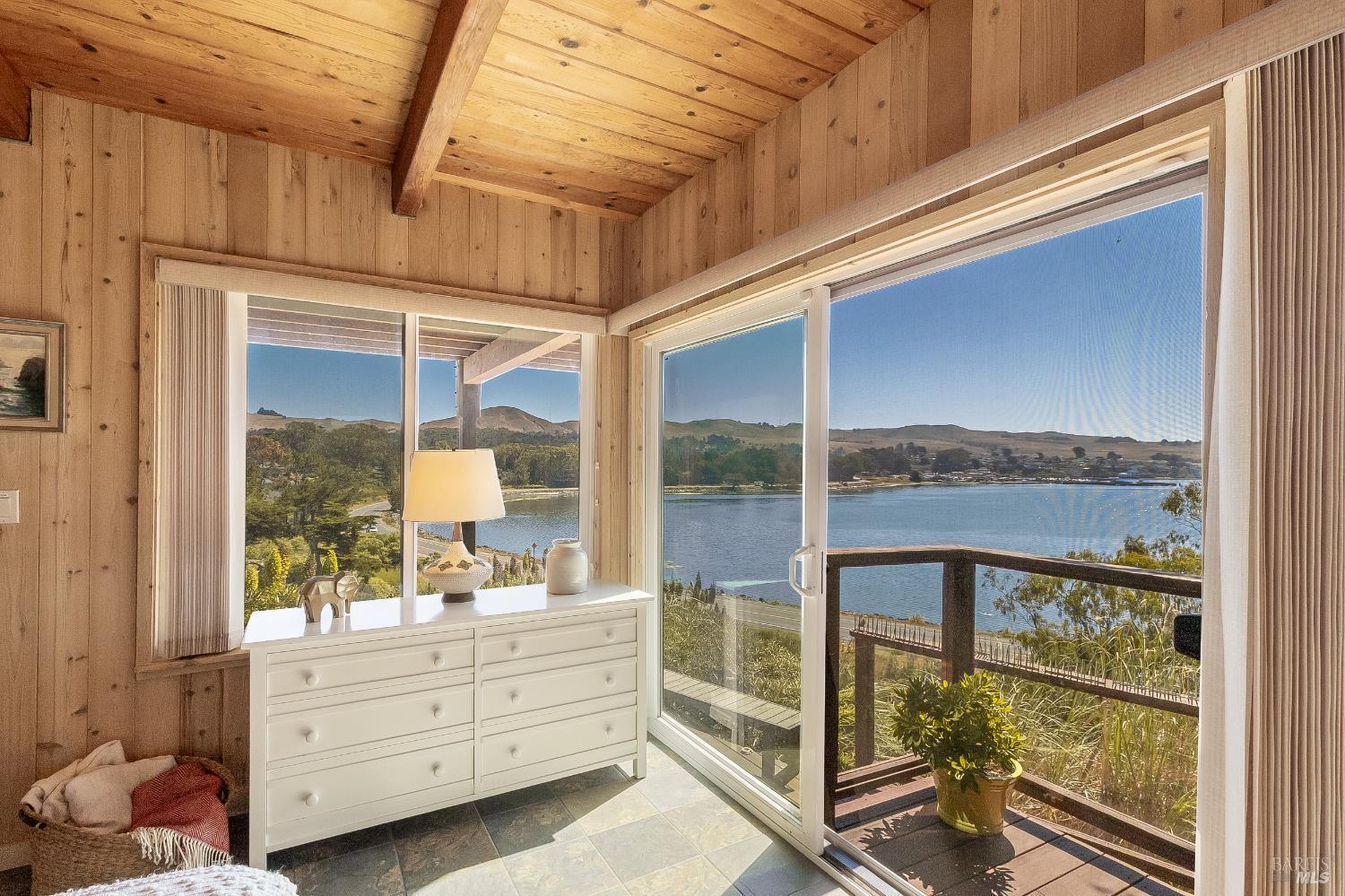 Property Photo: 2020 Sandpiper Court CA 94923