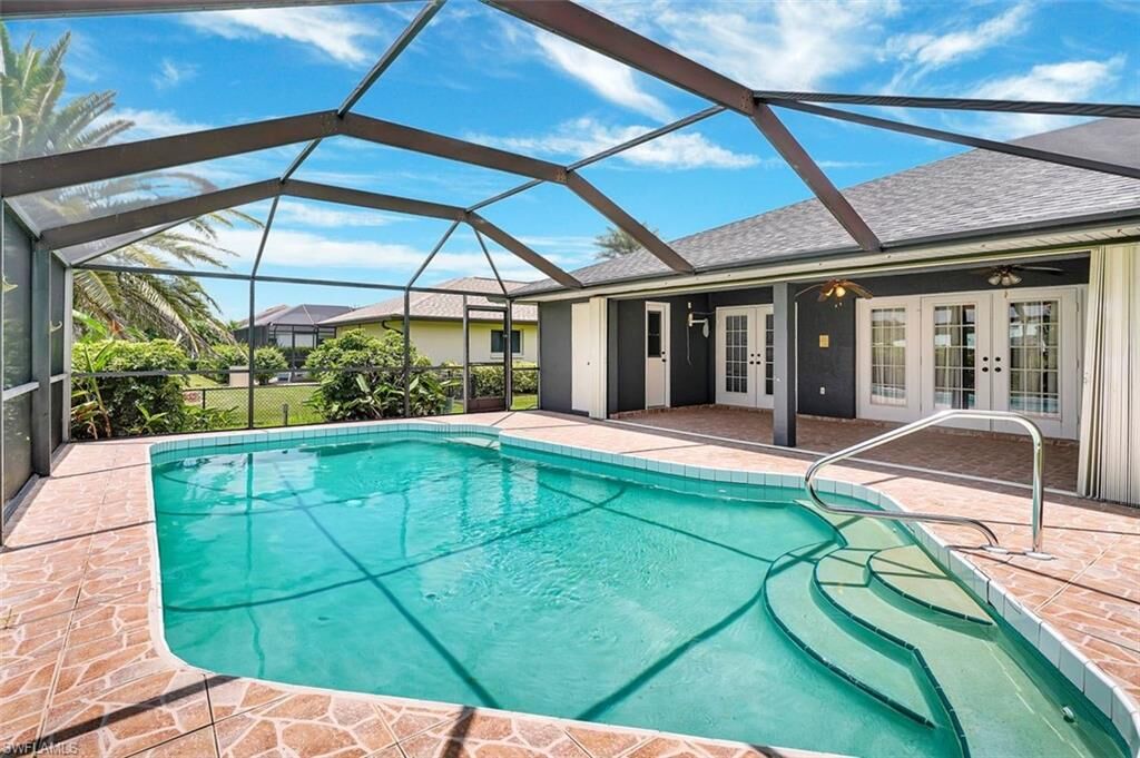 Property Photo: 80 Rio Cuarto St FL 33983