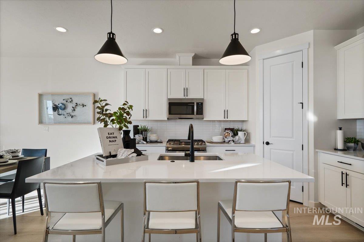 Property Photo: 386 N Lagrasse Lane ID 83669