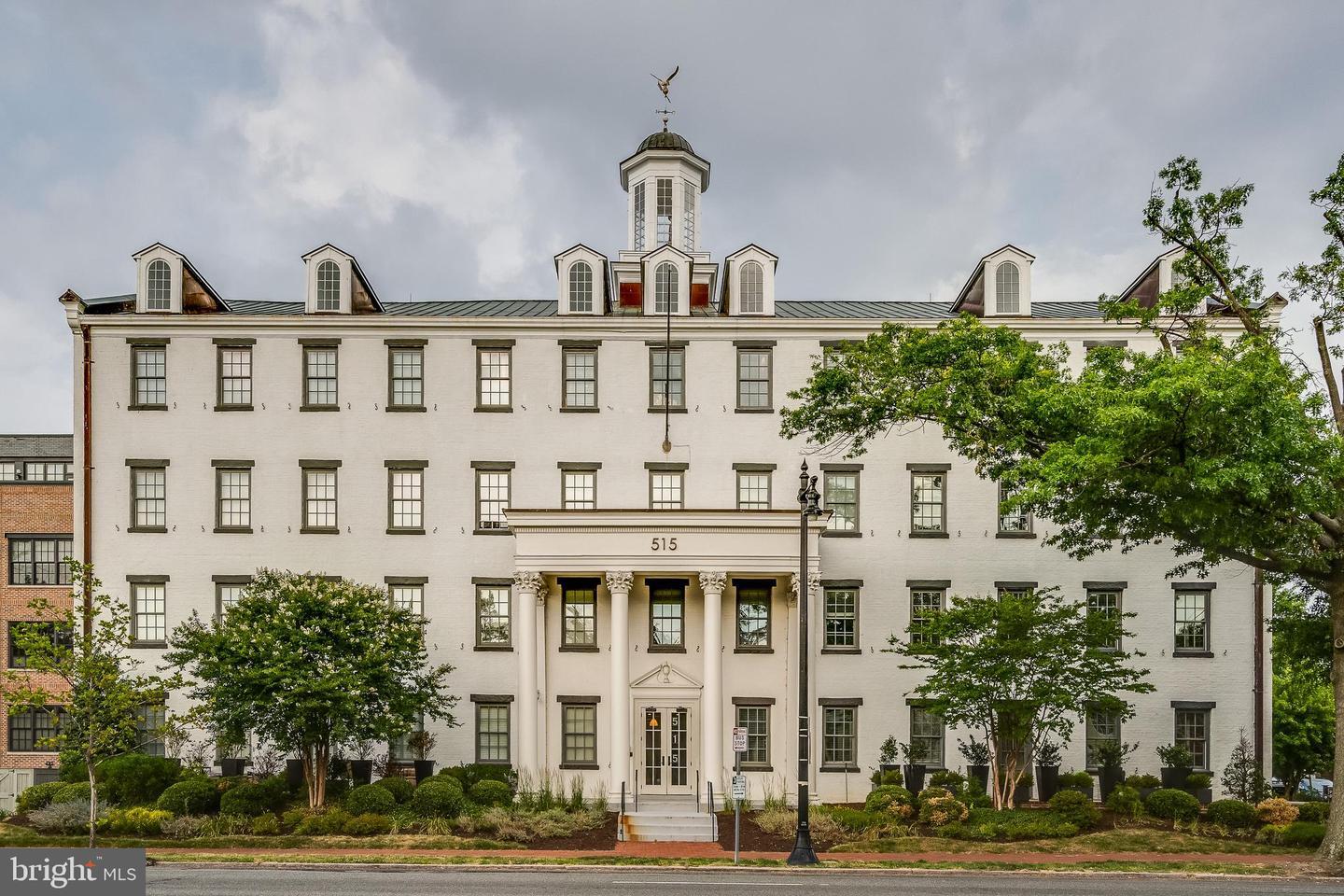 Property Photo: 515 N Washington Street 304 VA 22314