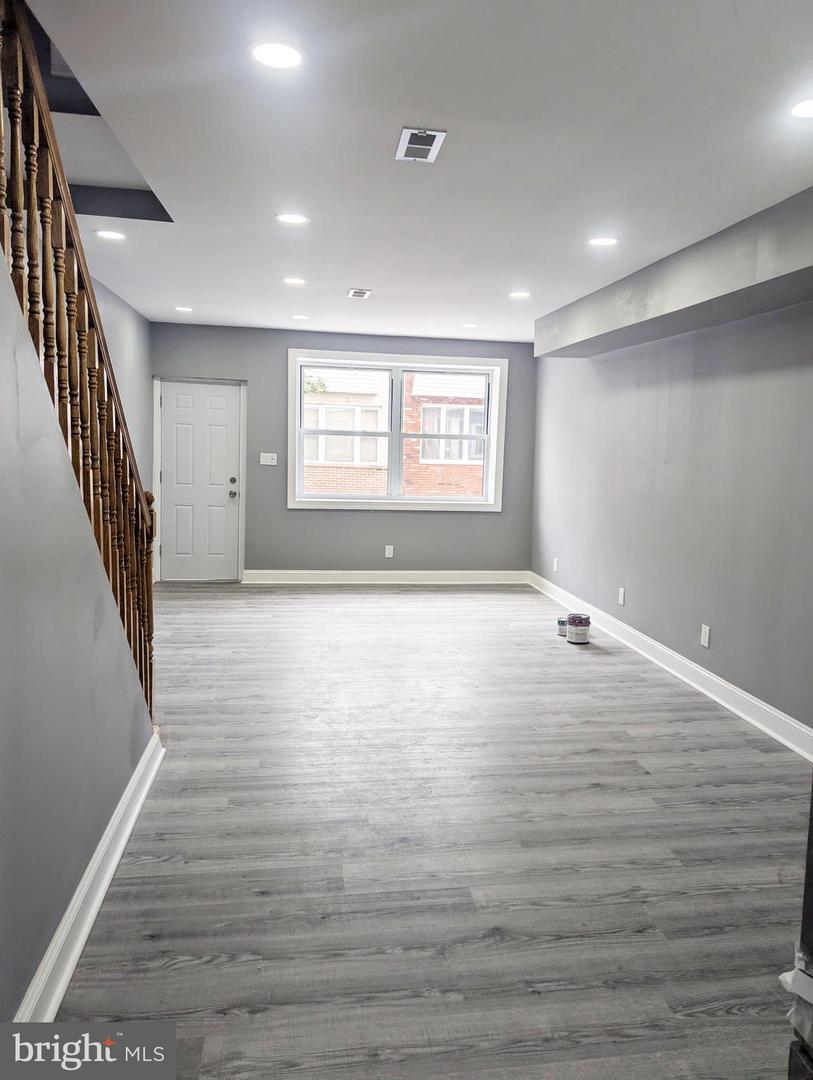 2614 S Hutchinson Street  Philadelphia PA 19148 photo