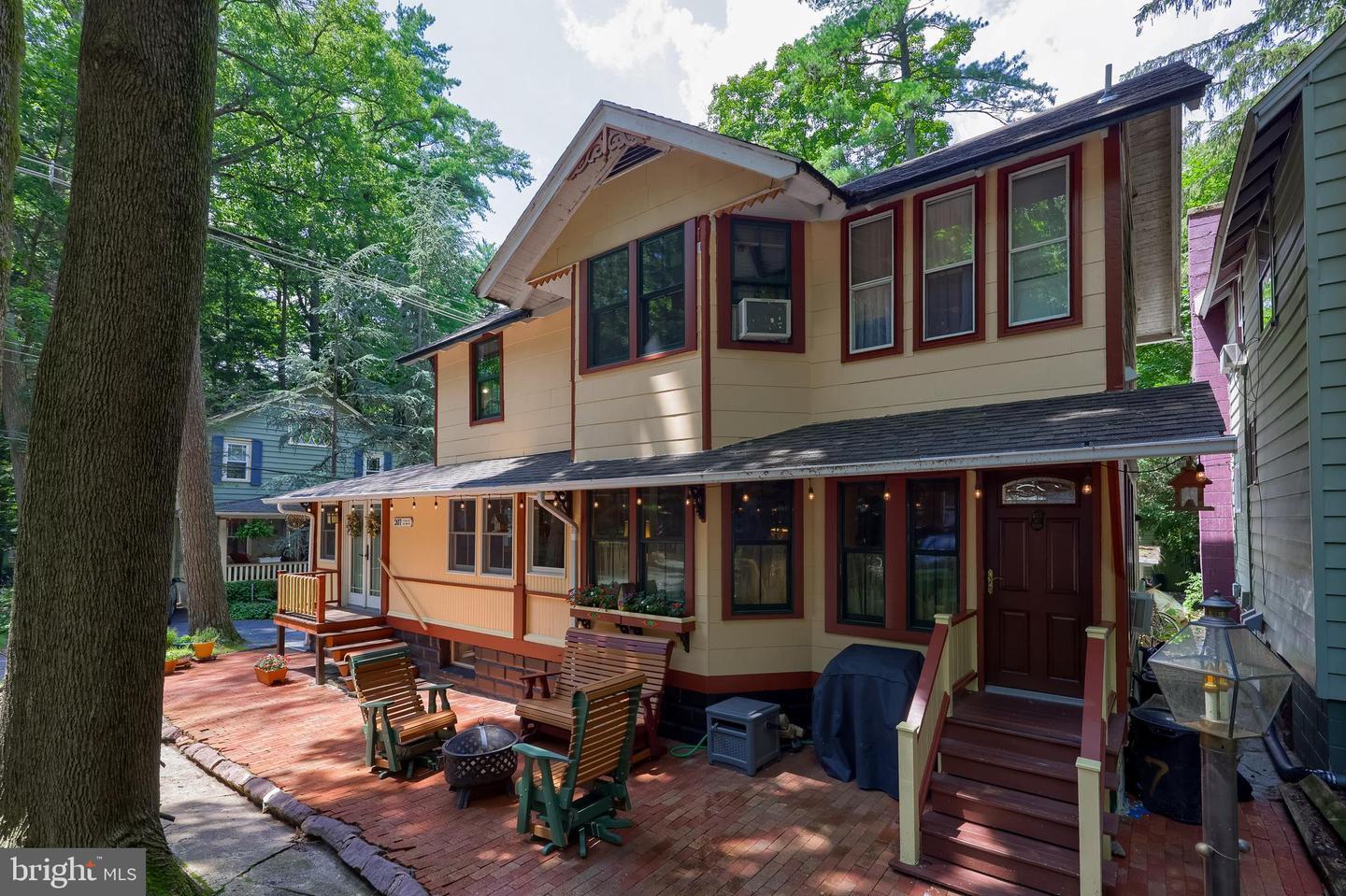 207 Dickson  Mount Gretna PA 17064 photo