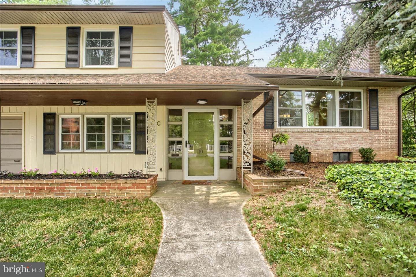 Property Photo: 10 E Ridge Street PA 17013