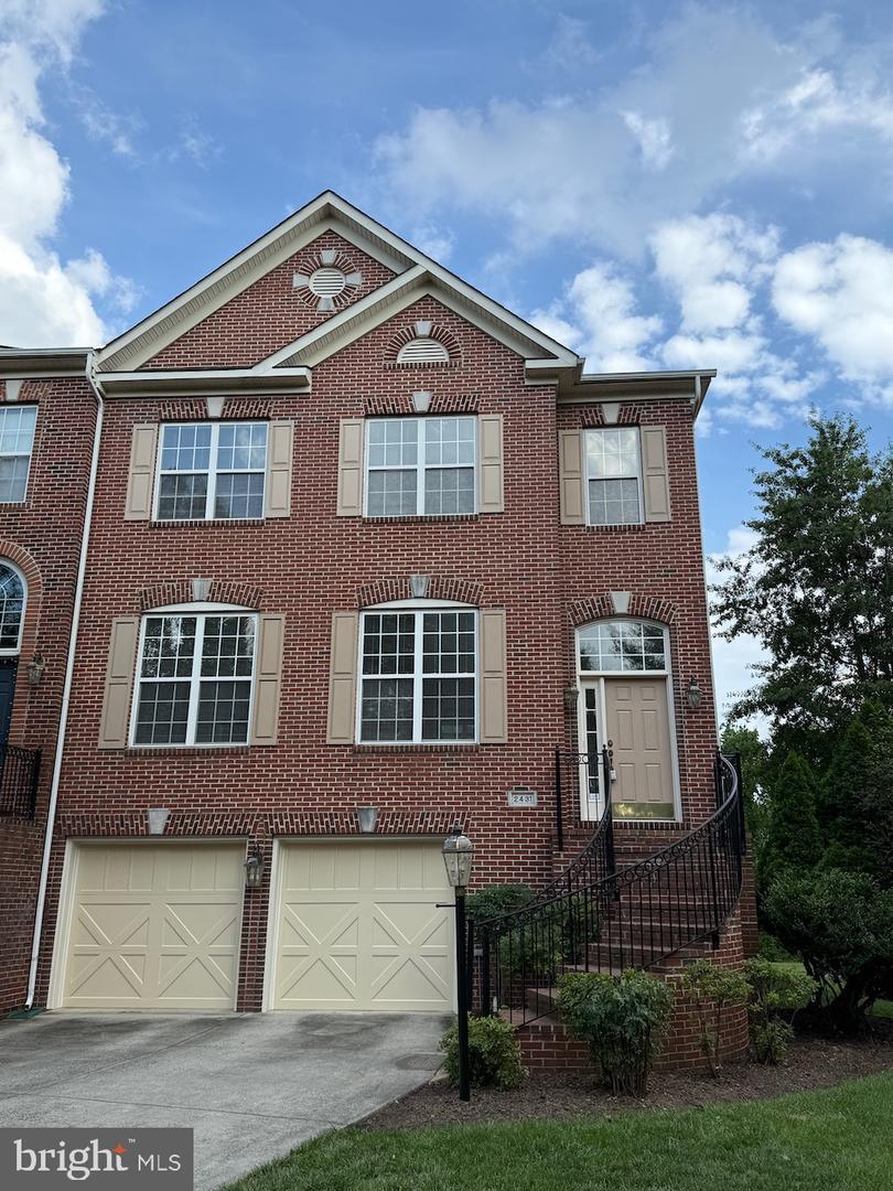 2431 Cypress Green Lane  Herndon VA 20171 photo
