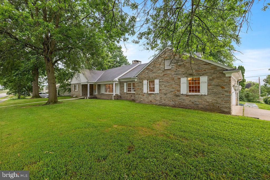 915 Fairview Avenue  Gettysburg PA 17325 photo