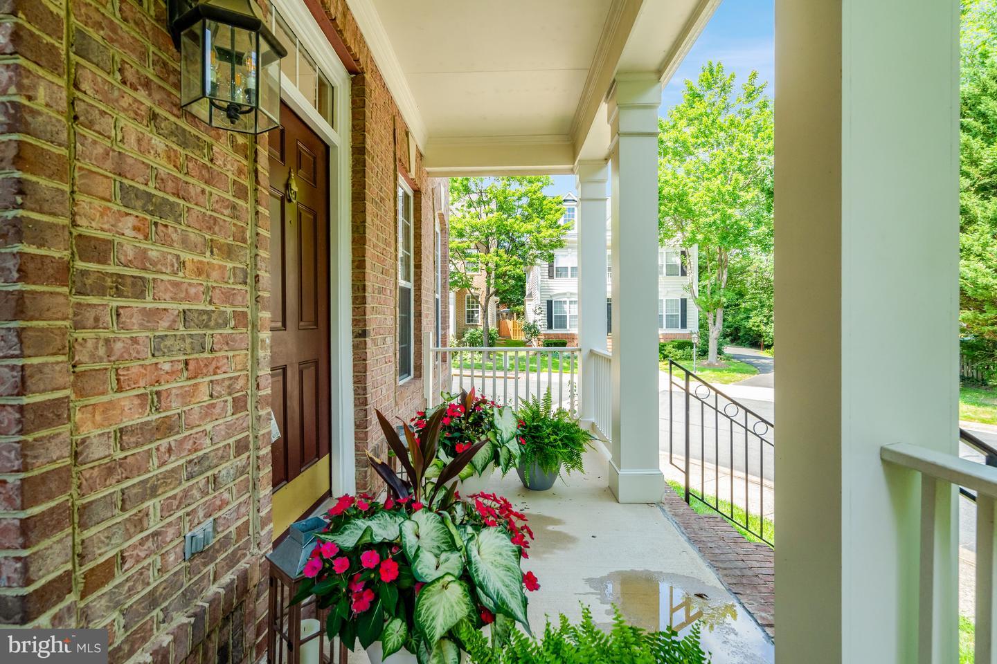 Property Photo:  9776 Maple Trace Circle  VA 22032 