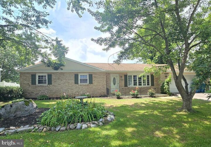 17 Jane Lane  Carlisle PA 17013 photo