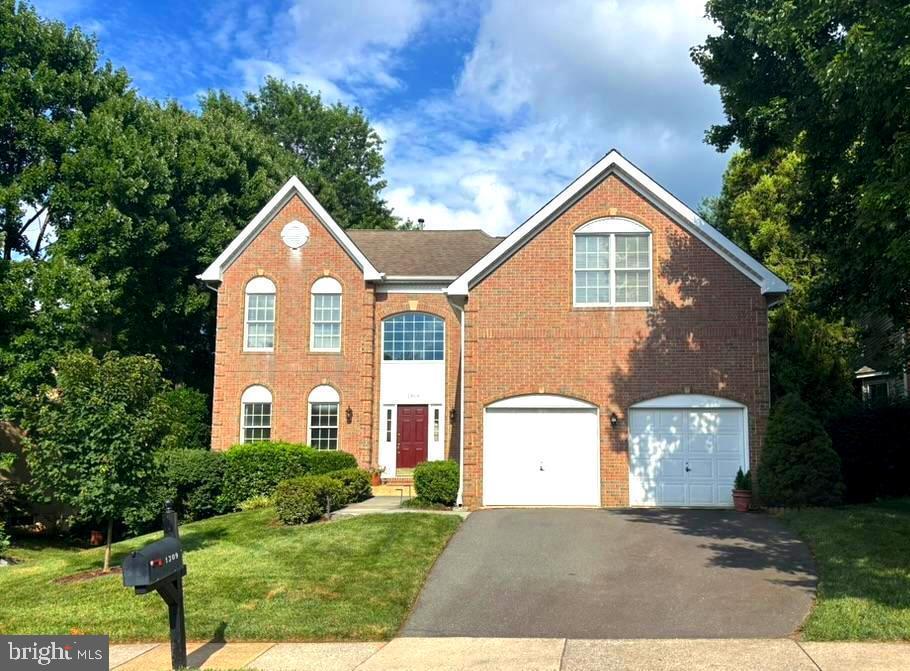 Property Photo: 1309 Murray Downs Way VA 20194