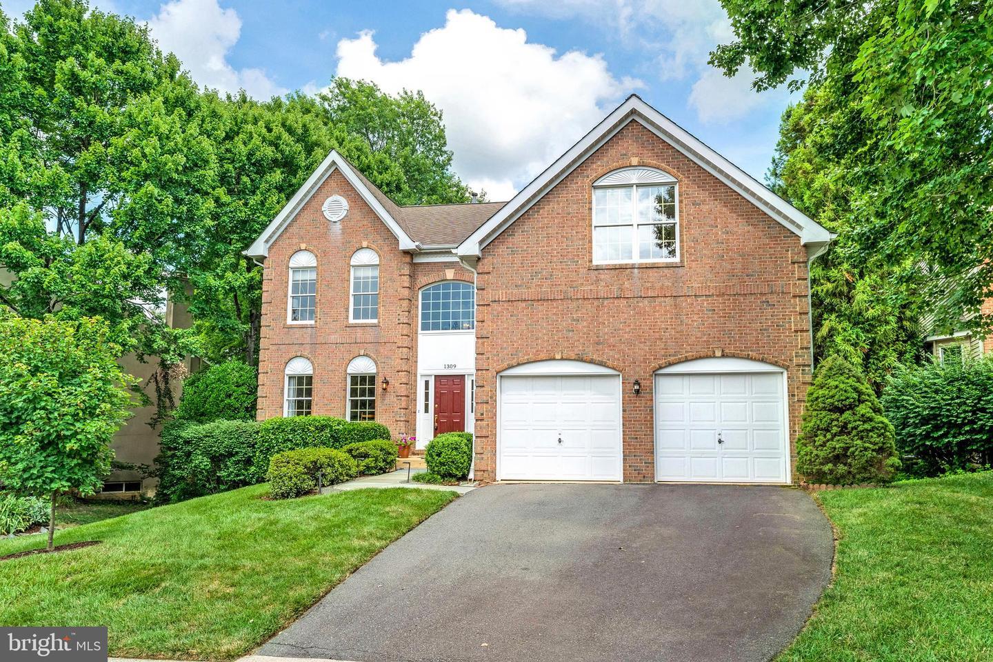 Property Photo:  1309 Murray Downs Way  VA 20194 