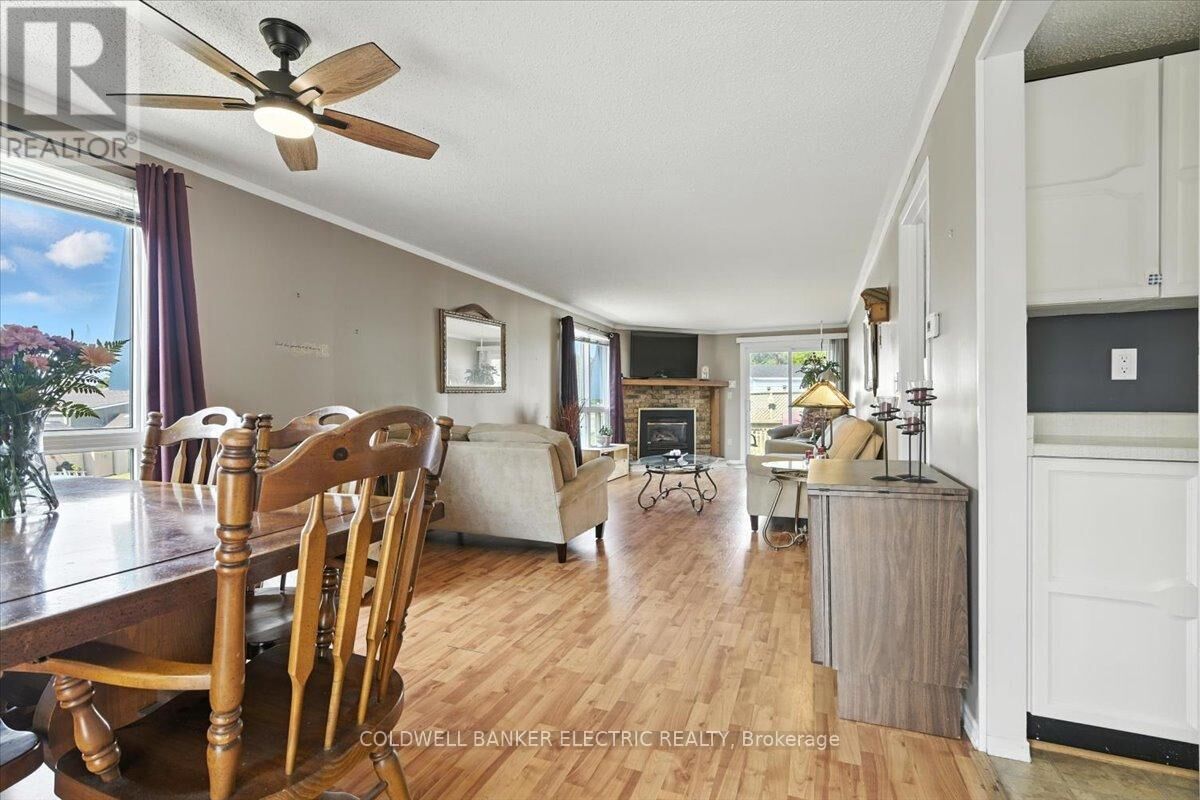 Property Photo: 18 Loyalist Court ON L1B 1A8