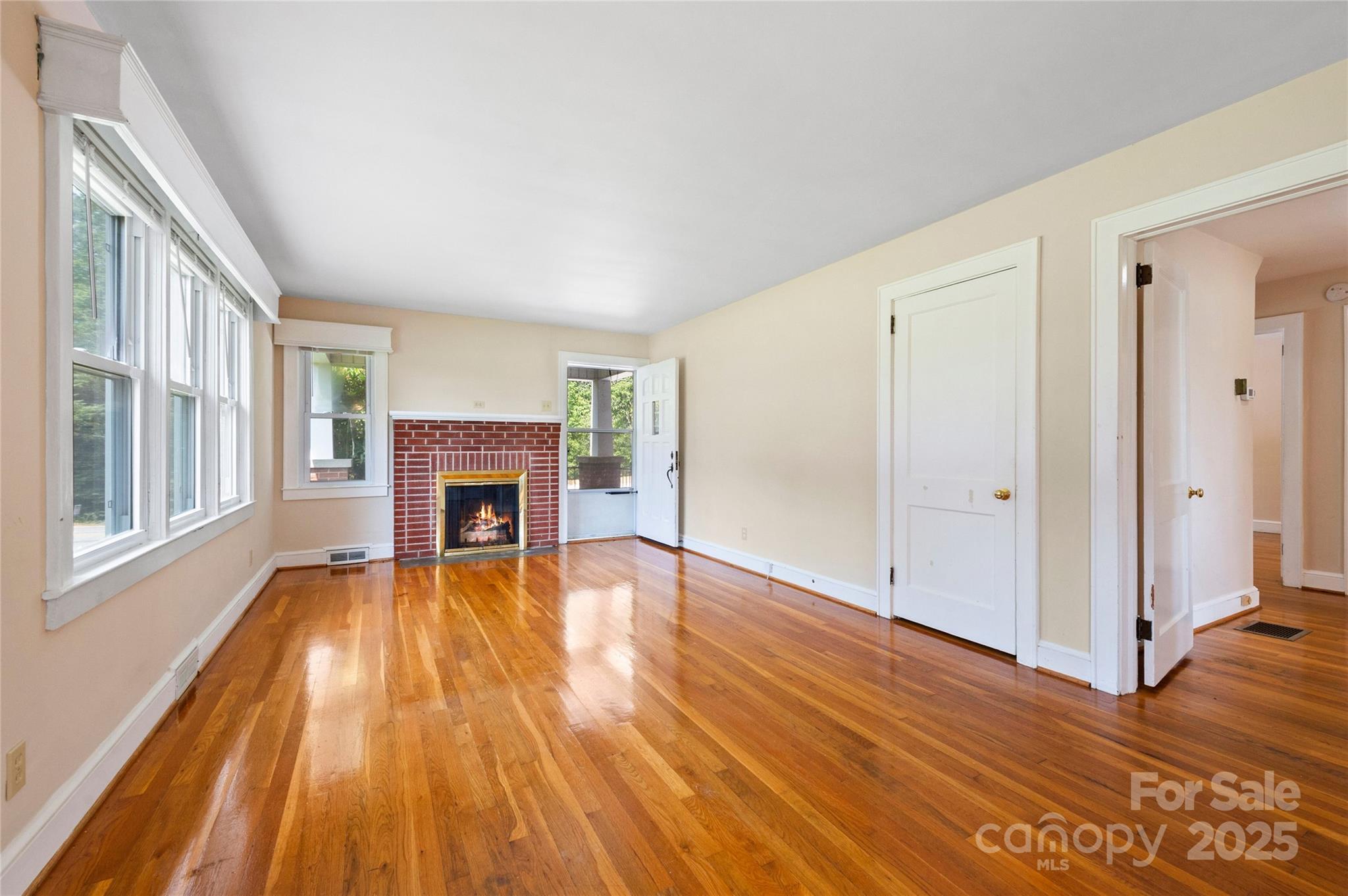 Property Photo: 888 Monte Vista Road NC 28715