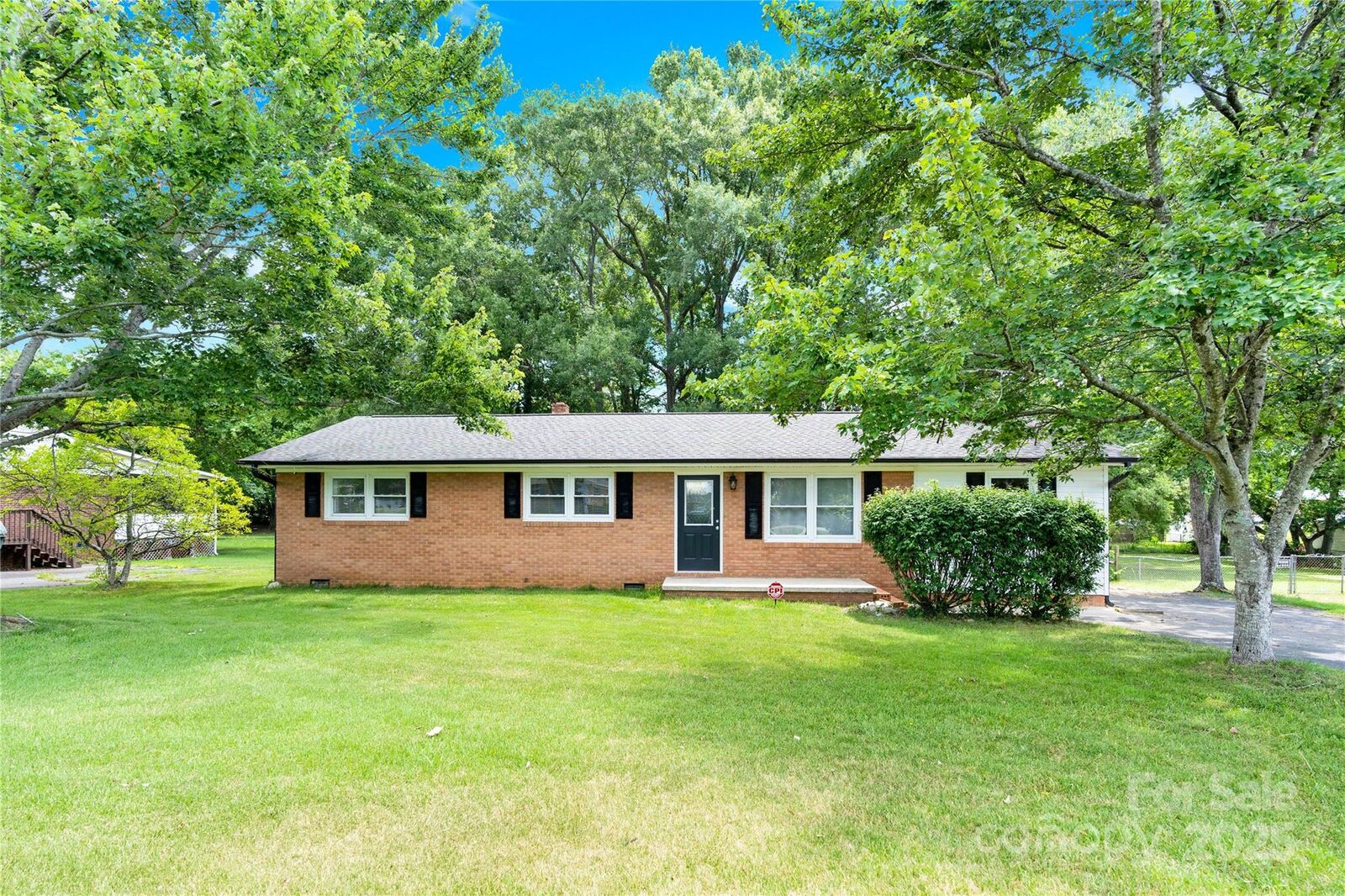 Property Photo: 501 Kingfield Drive SW NC 28027