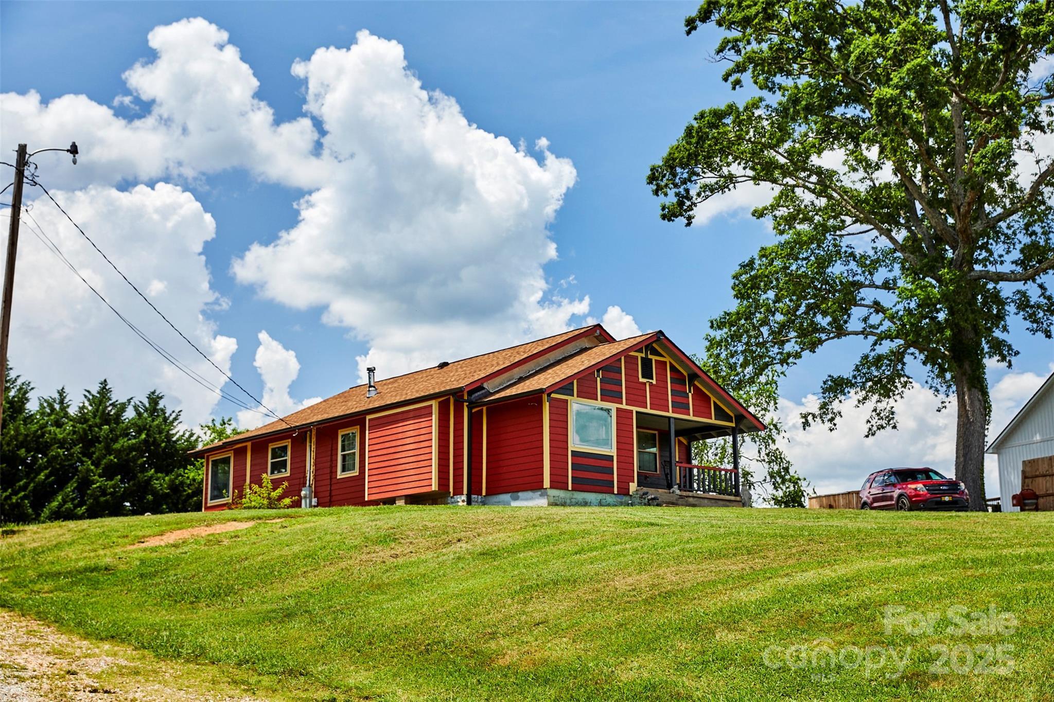 Property Photo: 529 Old Newfound Road NC 28748