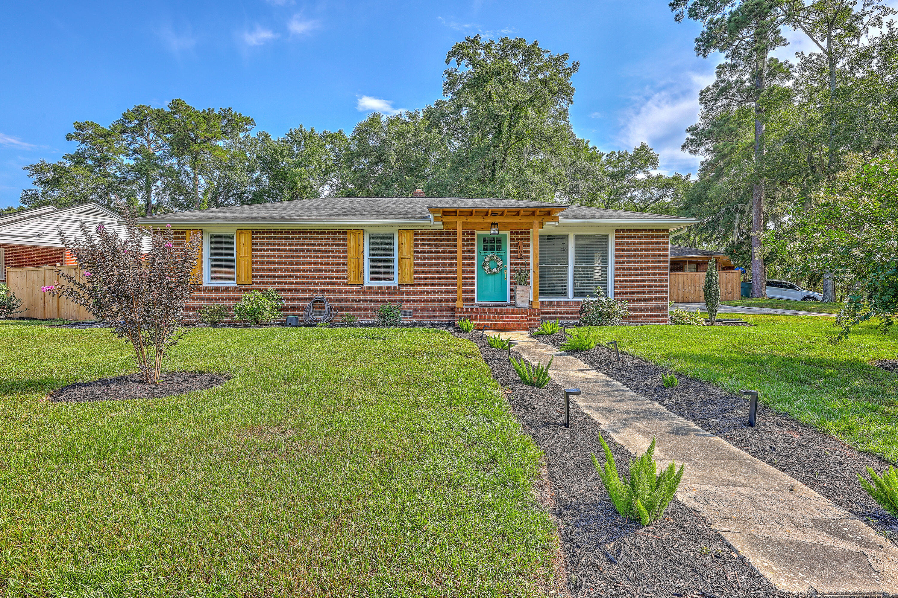 Property Photo: 1105 Woodside Drive SC 29410