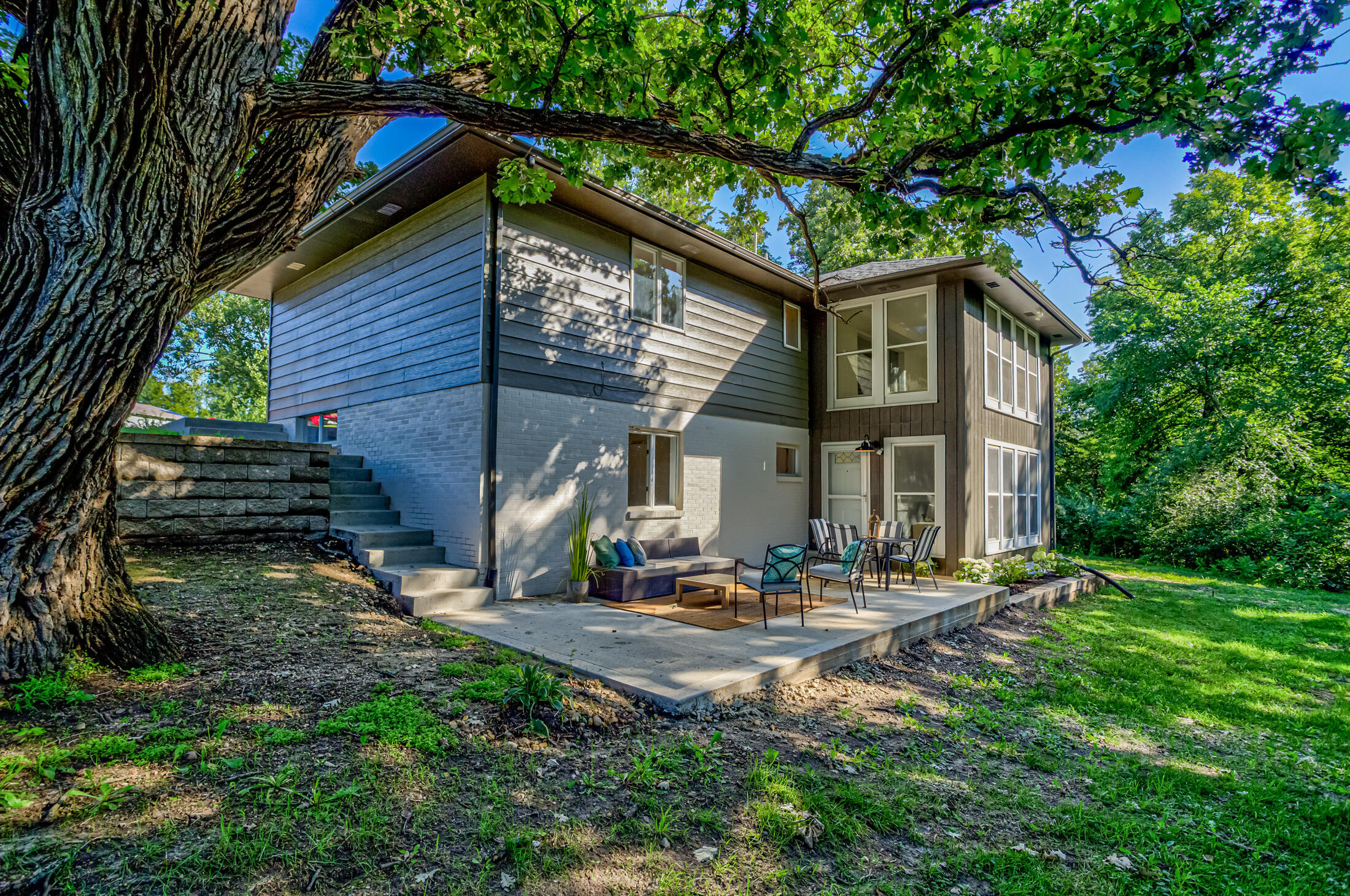 Property Photo: 5524 N Dakota Avenue IA 50014