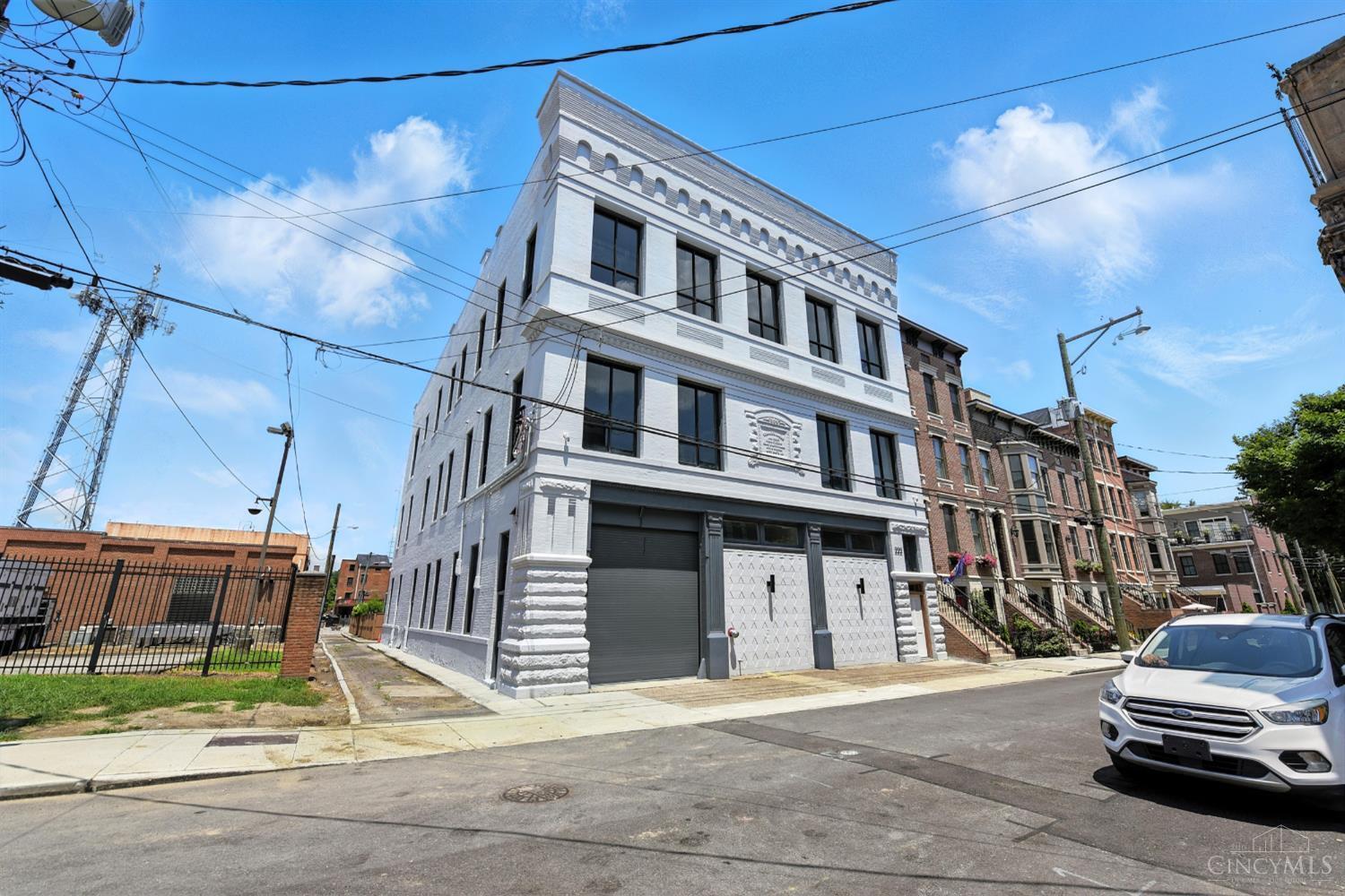 Property Photo: 222 W 15th Street OH 45202