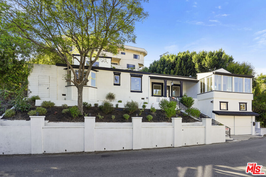 Property Photo:  3319 Floyd Ter  CA 90068 