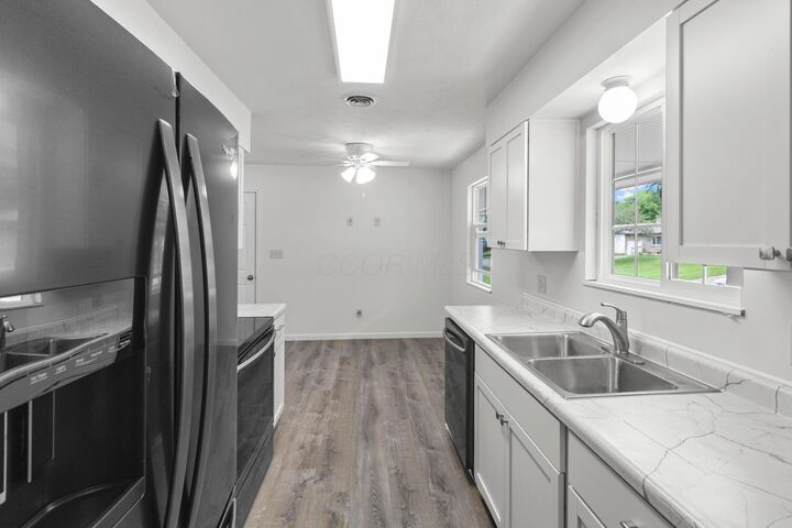Property Photo: 303 Rocky Fork N Drive OH 43230