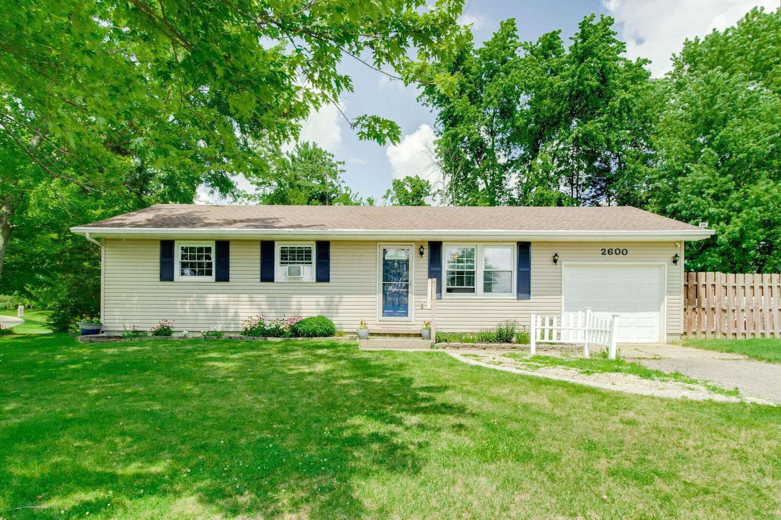 Property Photo: 2600 Tiger Court OH 43160