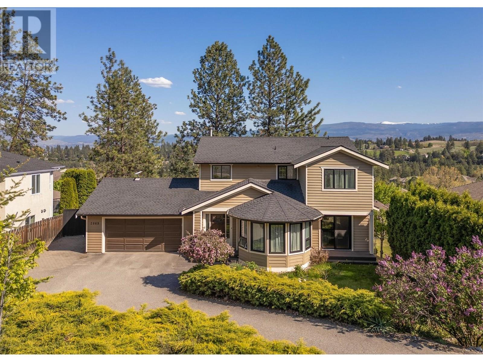 Property Photo:  2069 Horizon Drive  BC V1Z 3N4 