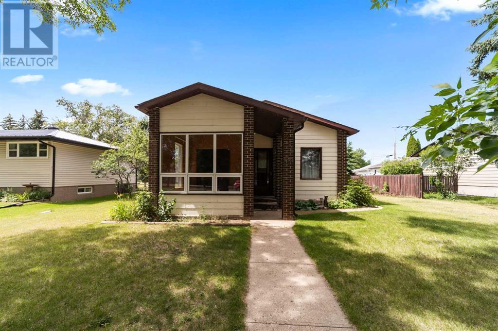 Property Photo:  5061 49 Street  AB T0B 4C0 