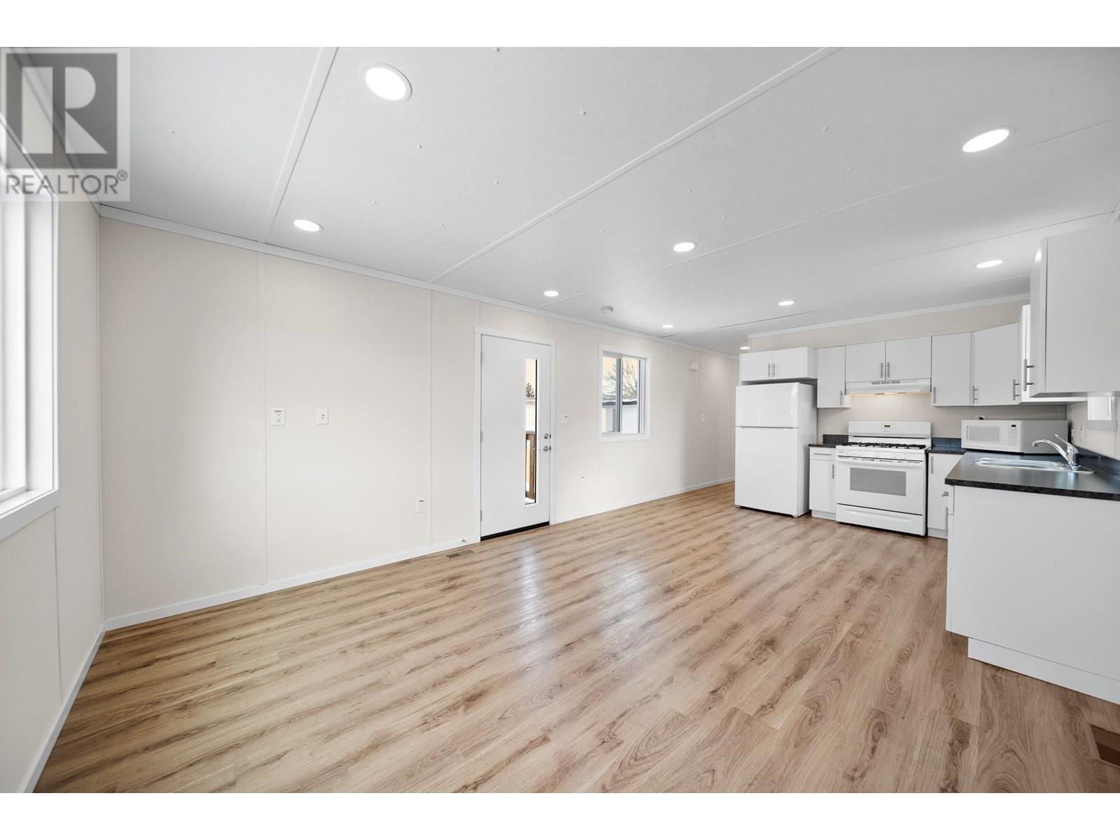 Property Photo:  2776 Clapperton Avenue 106  BC V1K 1G5 