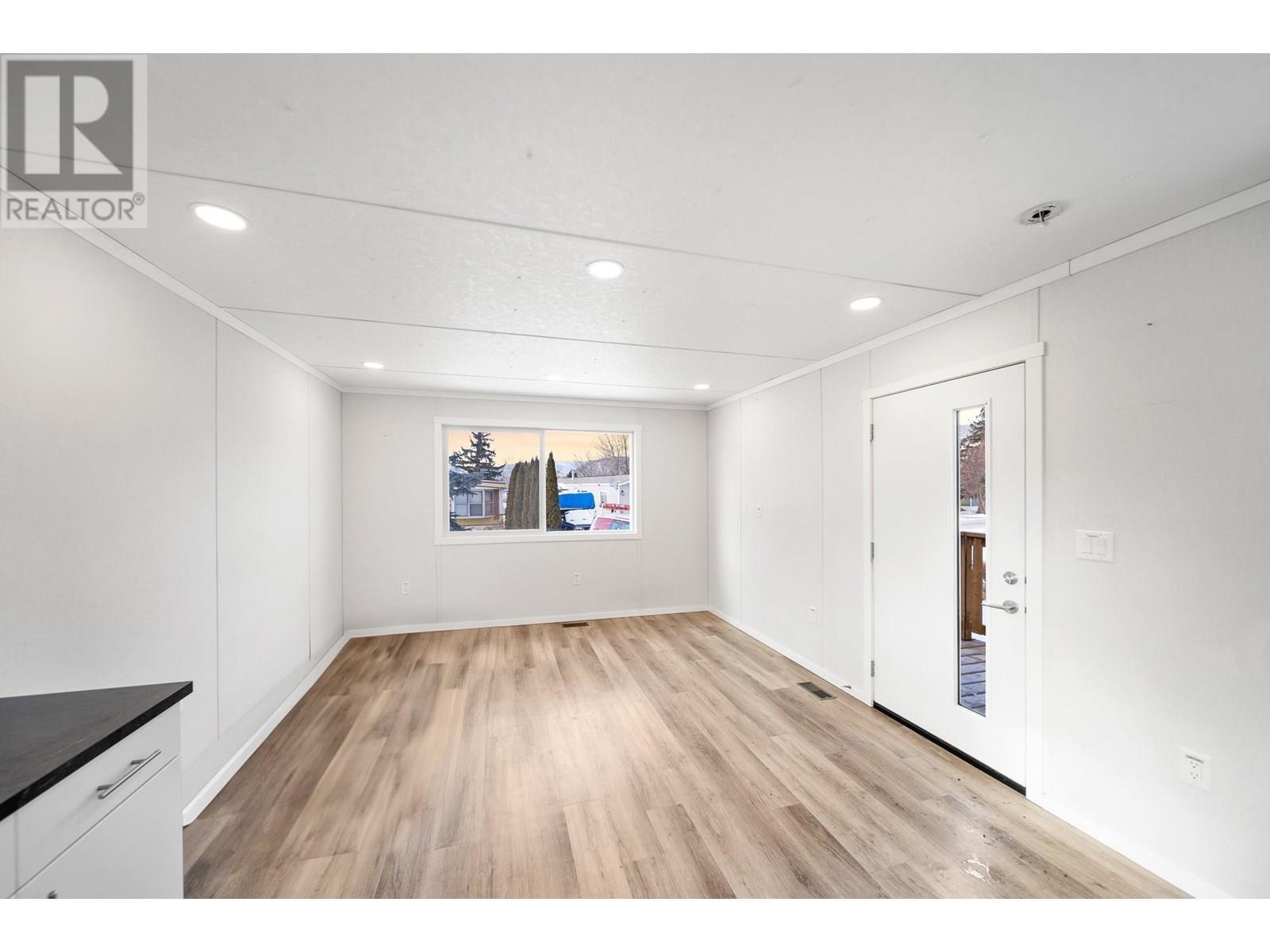 Photo de la propriété:  2776 Clapperton Avenue 103  BC V1K 1B8 