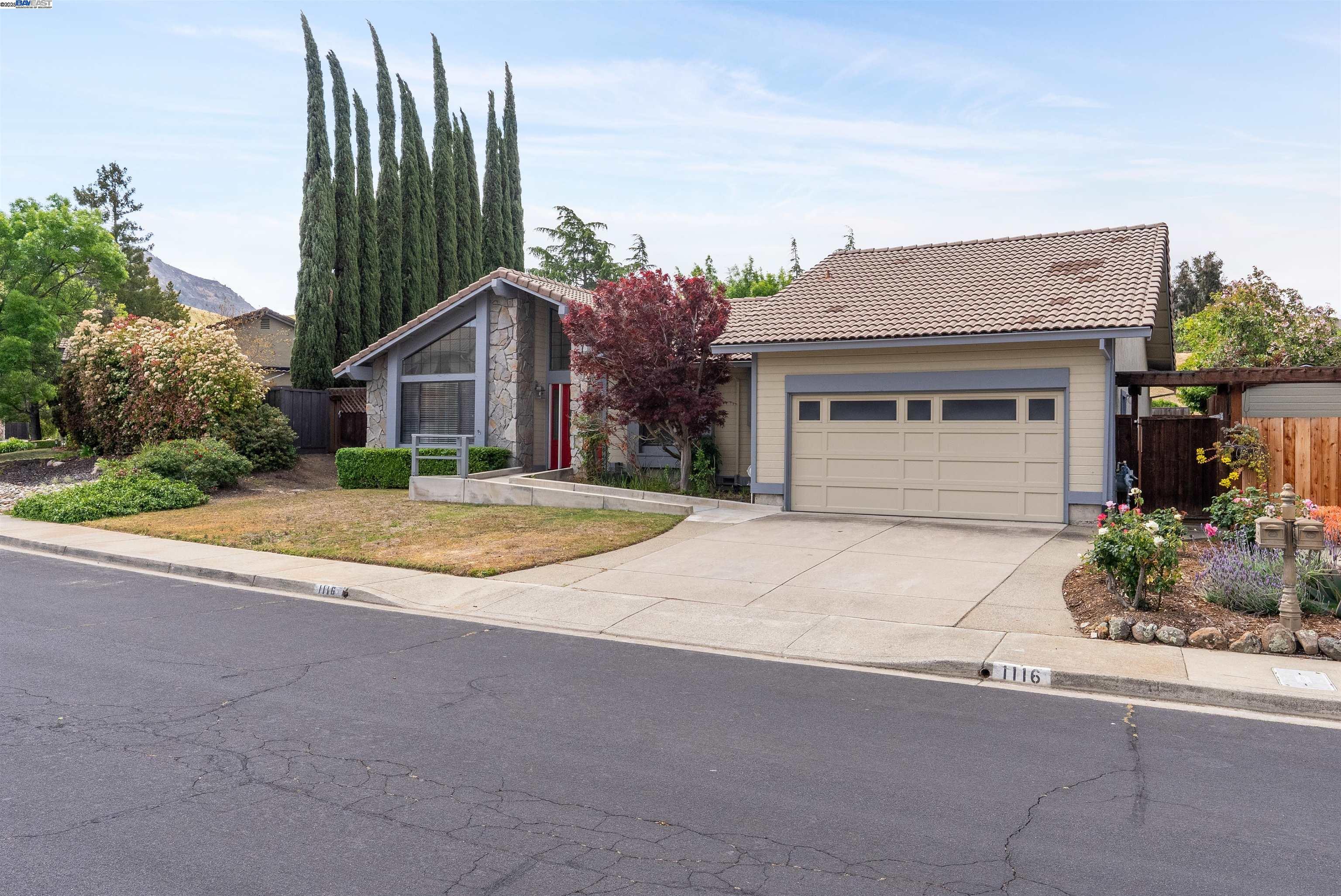 Property Photo: 1116 Vista Point Ln CA 94521