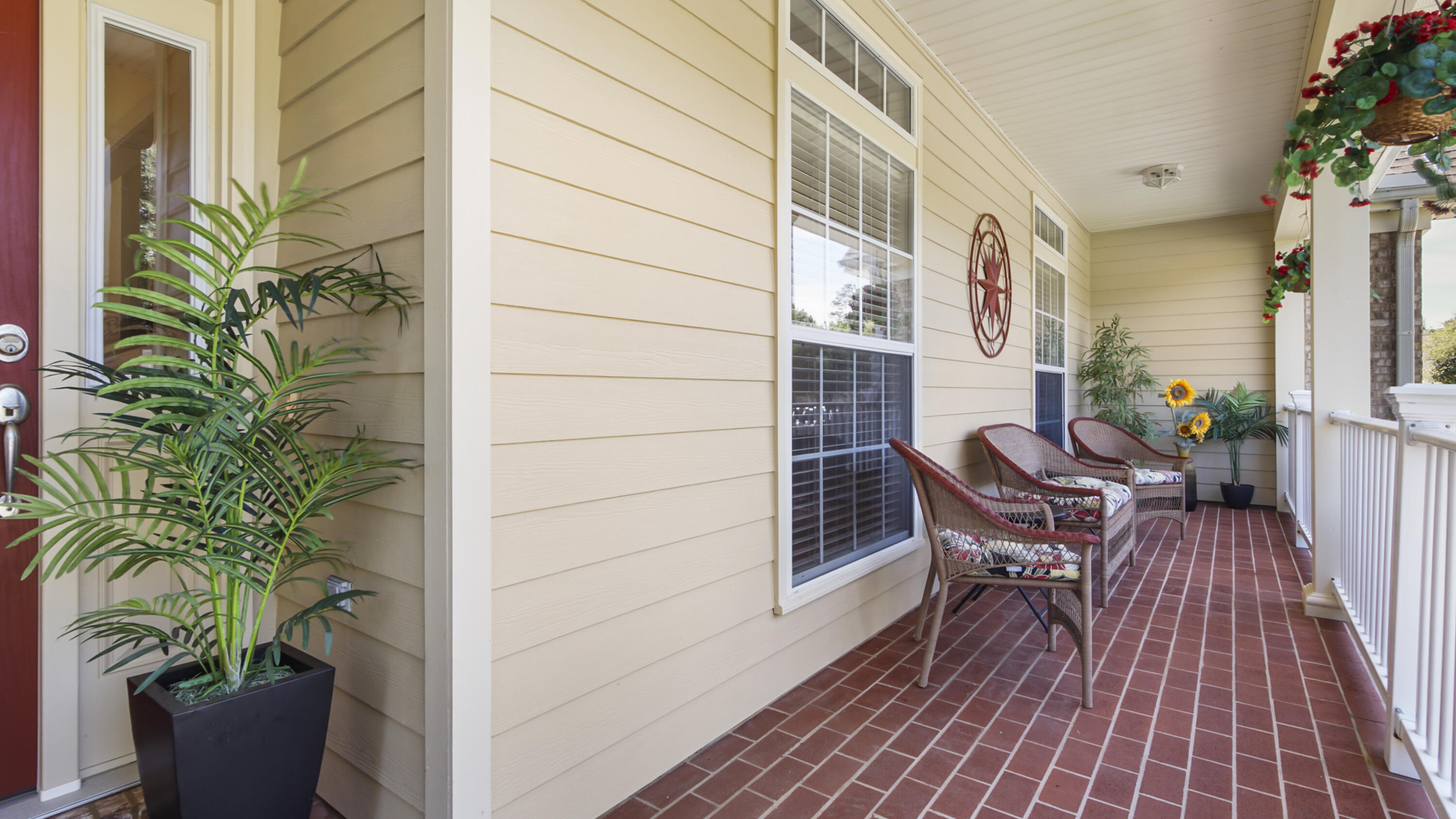 Property Photo: 275 Mango Lane FL 32439