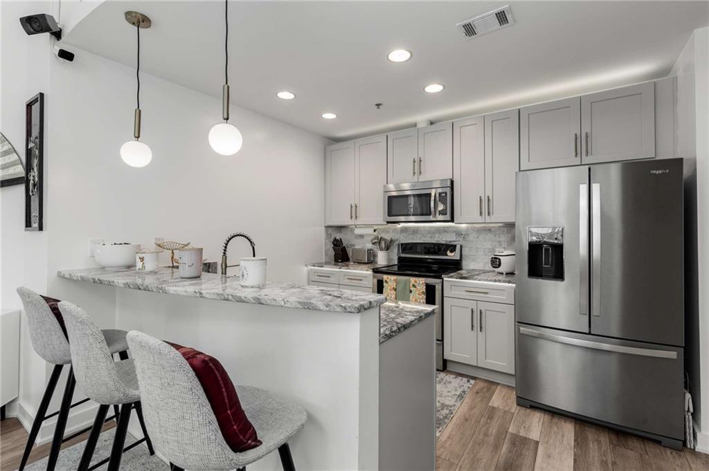 Property Photo: 400 W Peachtree Street NW 1106 GA 30308