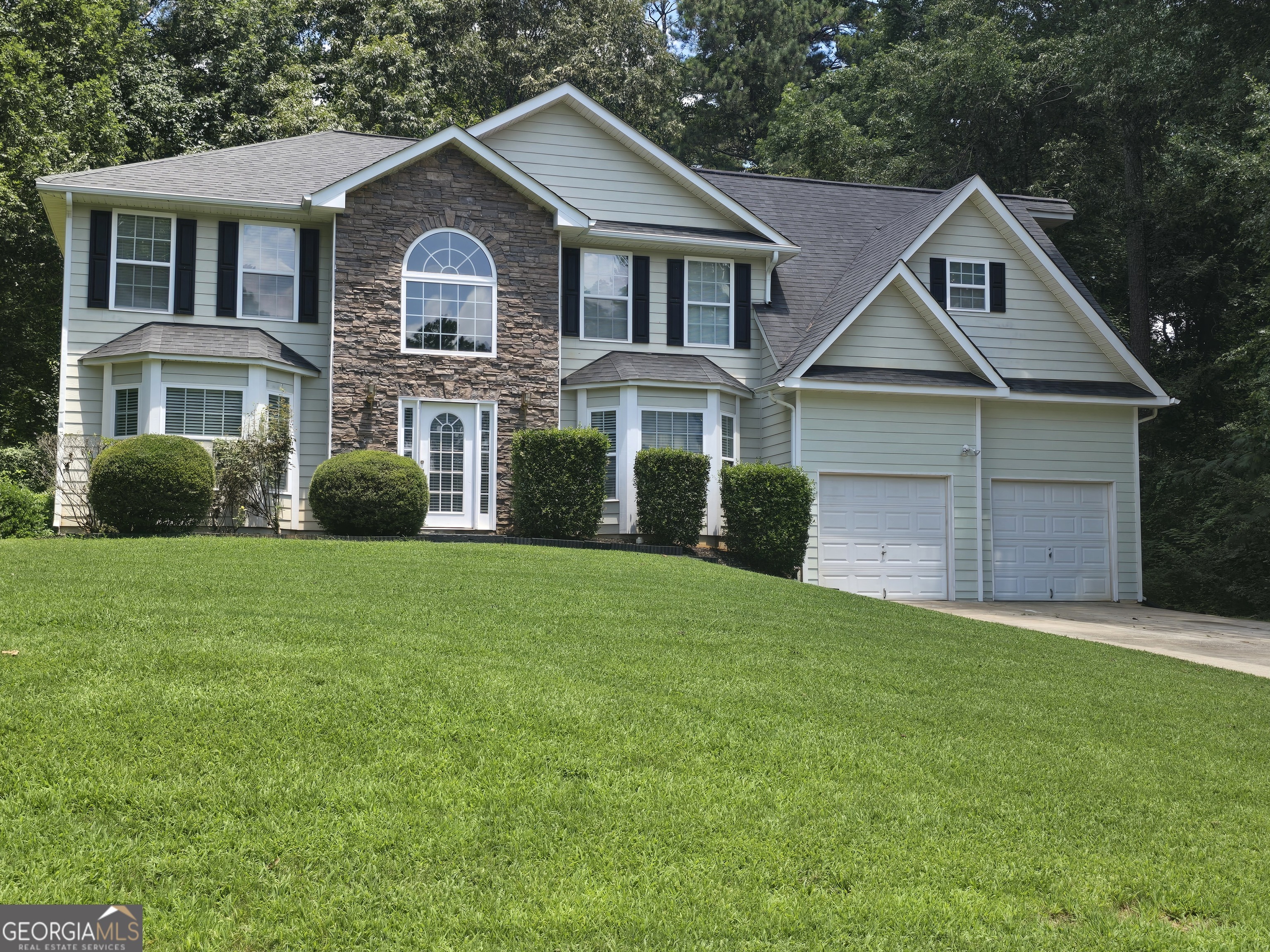 Property Photo: 113 Brenleigh Park Drive GA 30281