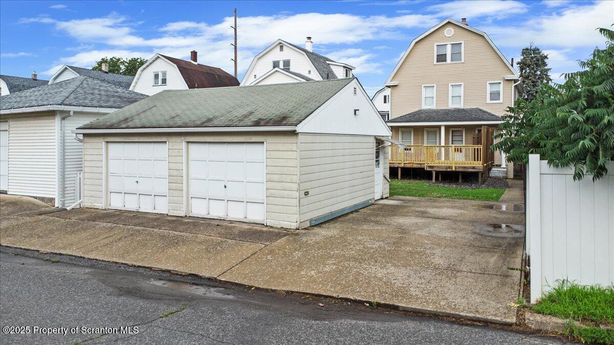 Property Photo: 1076 Cottage Avenue PA 18508