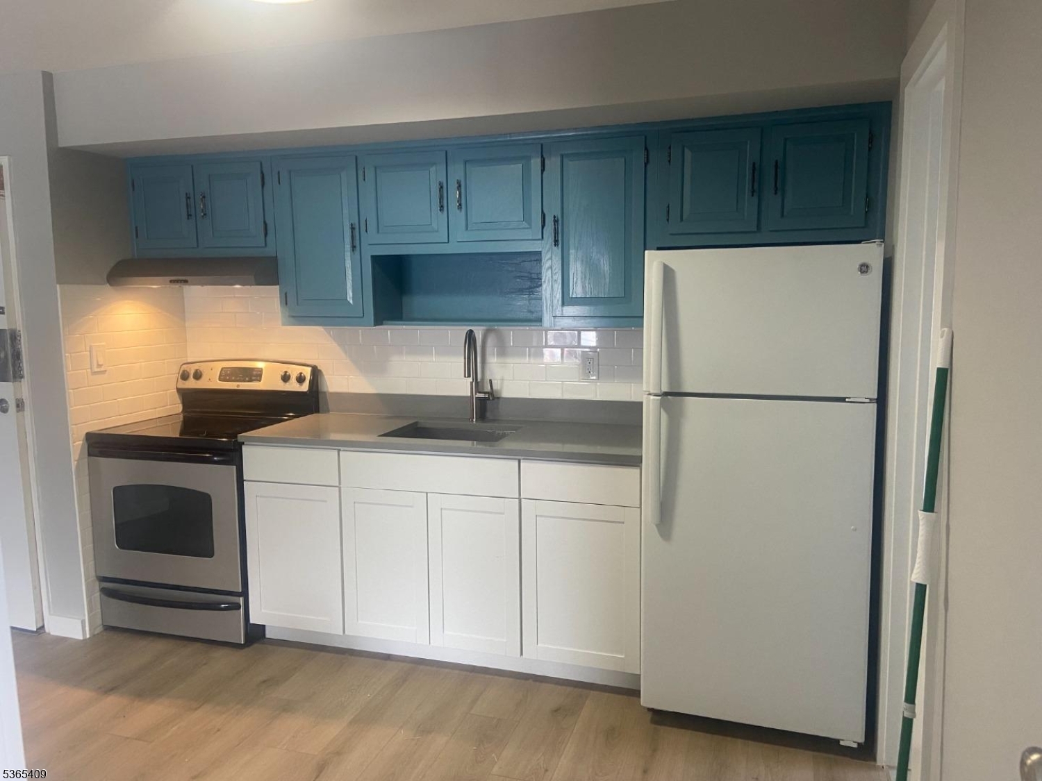 Property Photo:  22 Jackson Ave 1  NJ 07444 